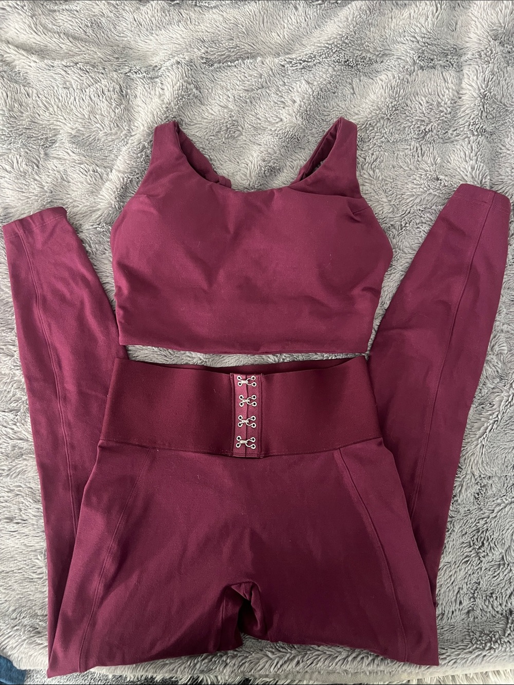 Bombshell Sportswear Sports bra and matching leggings both Small